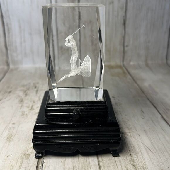 Vintage Laser Cut Lighted Paperweight Art Glass Golfer Clear Glass Lighted Base - Picture 3 of 8